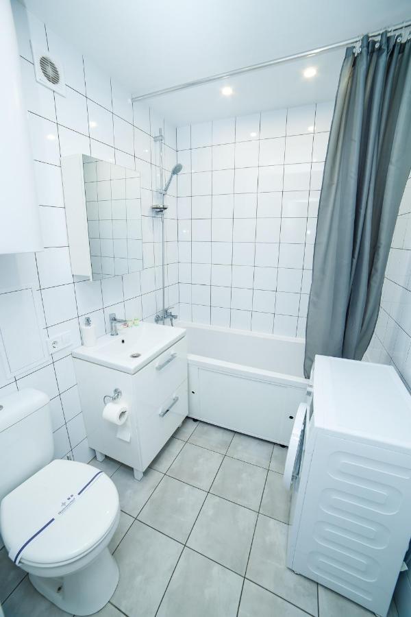 Tf Apartment Двокімнатні Апартаменти В Центрі Міста ポルタヴァ エクステリア 写真