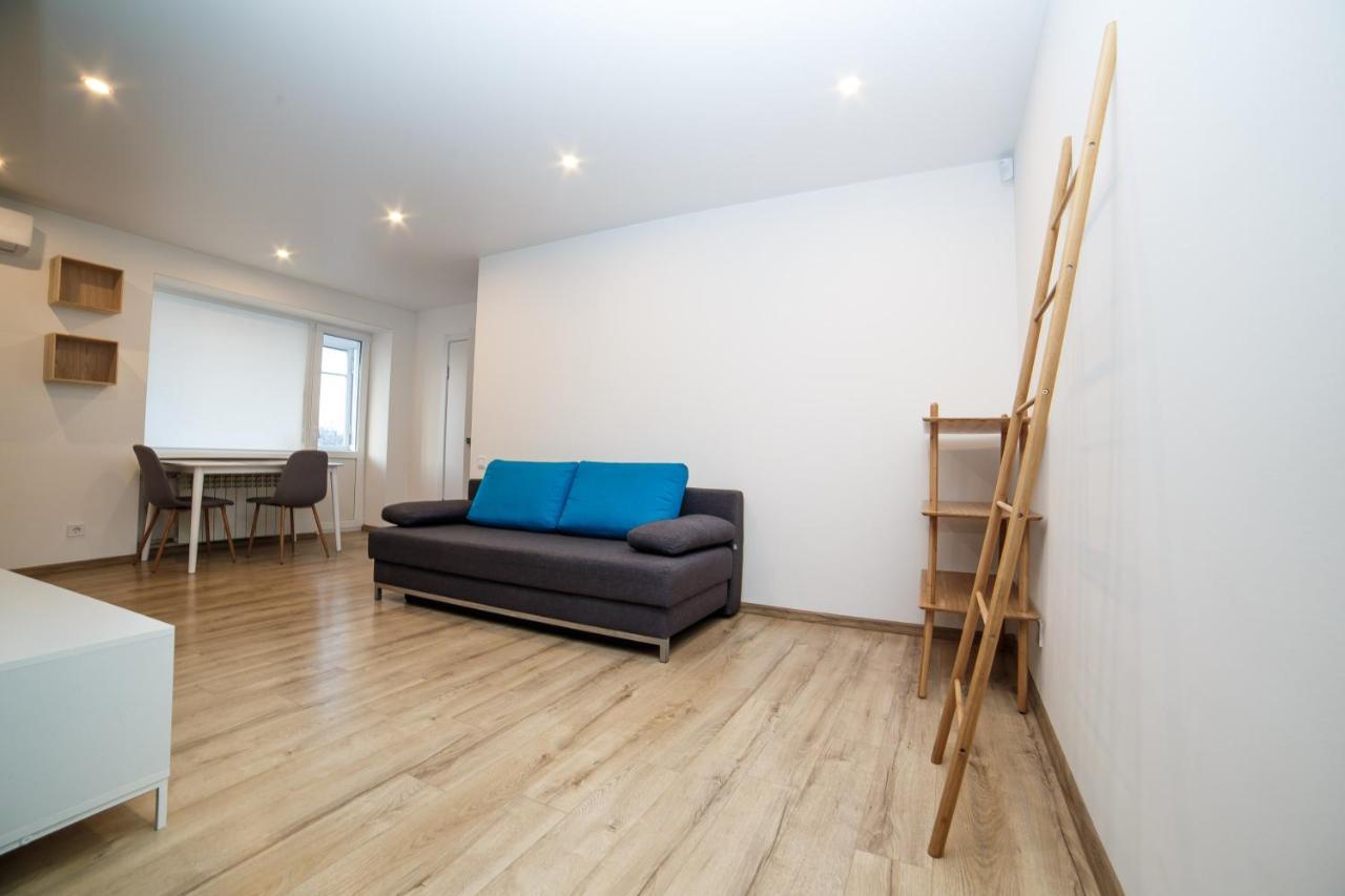 Tf Apartment Двокімнатні Апартаменти В Центрі Міста ポルタヴァ エクステリア 写真